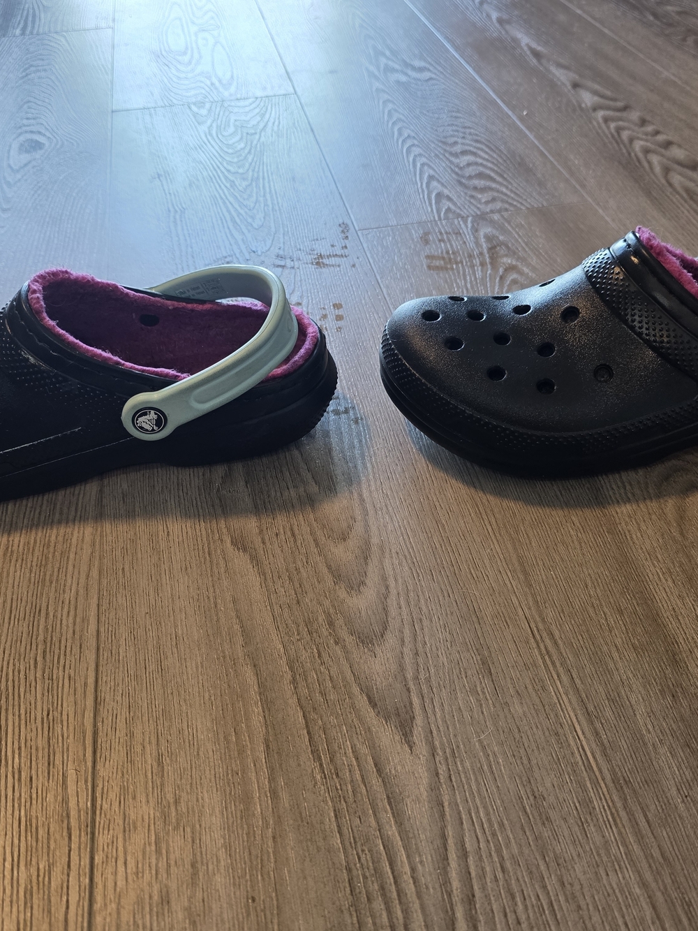 Crocs  Classic Clog with Pink Liner and Light Blue Strap - Picture 5 of 8